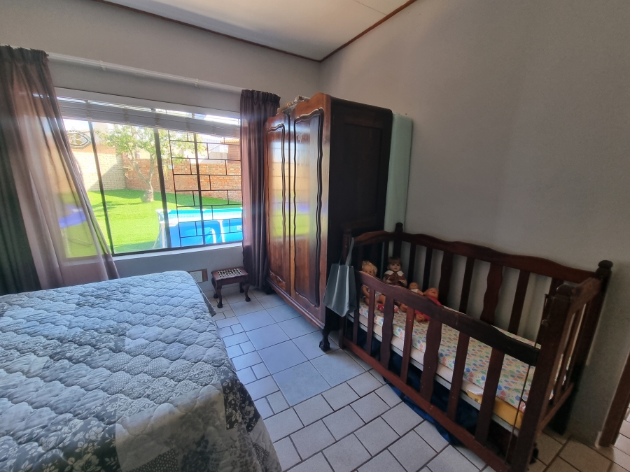 5 Bedroom Property for Sale in Dana Bay Western Cape
